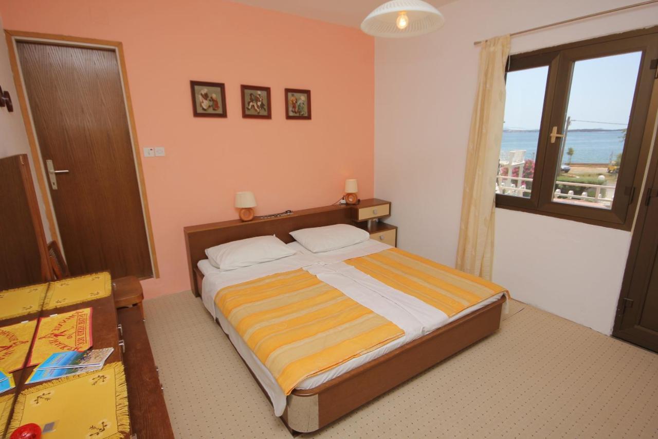 Rooms By The Sea Pasman - 8223 Bagian luar foto